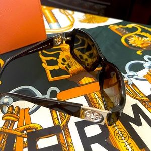Tory Burch Sunglasses.   🍀🍀